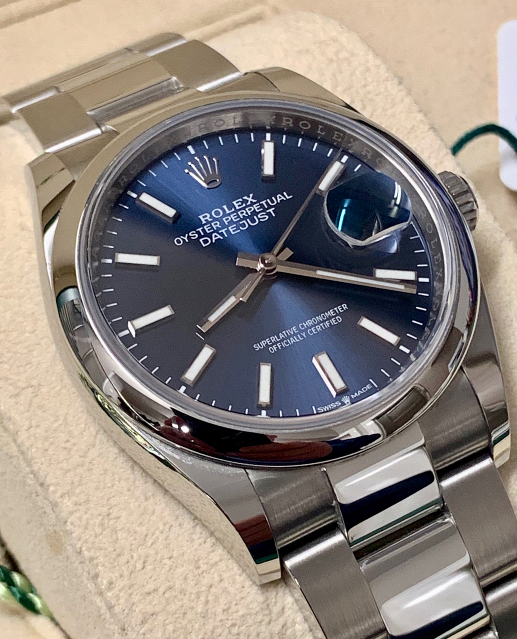 oyster perpetual datejust superlative chronometer officially certified