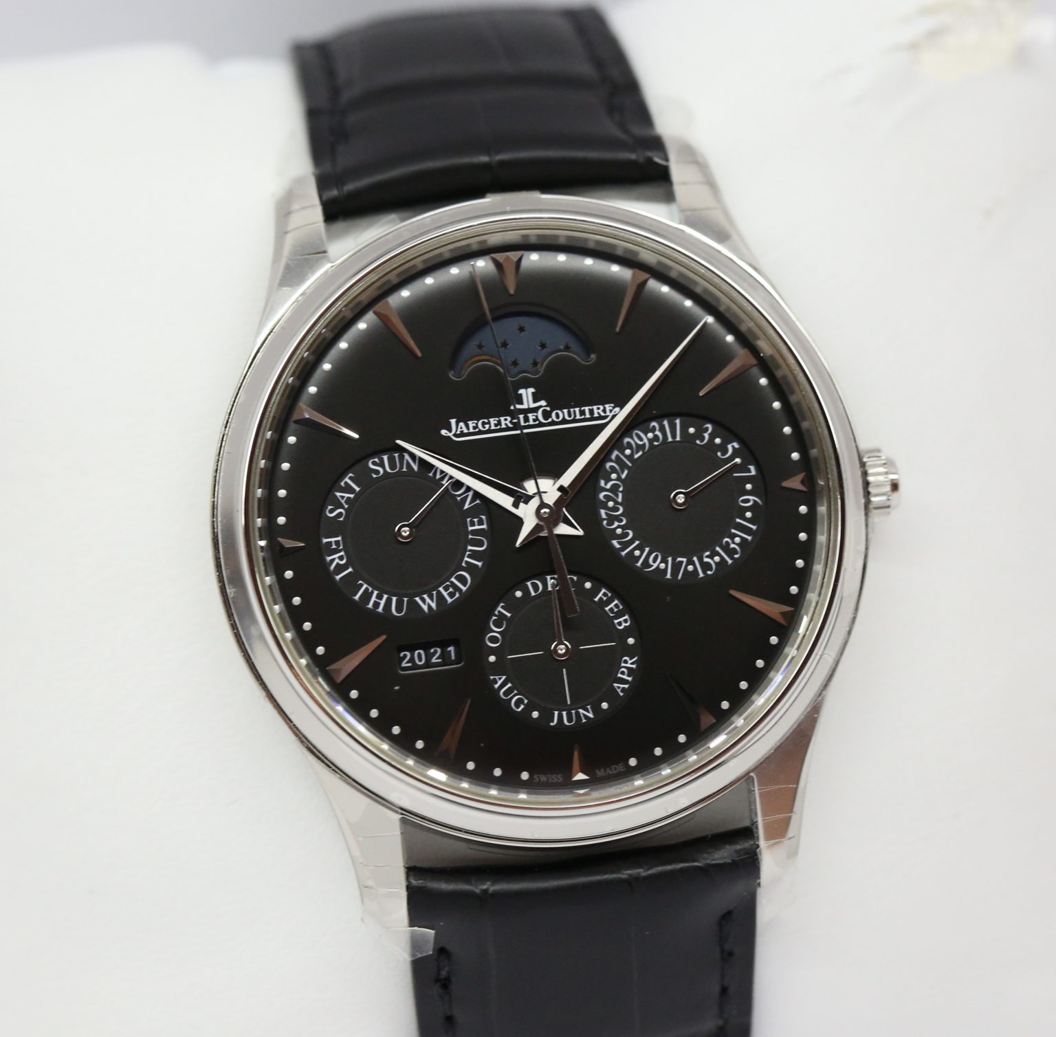 Jaeger LeCoultre Master Ultra Thin Perpetual Calendar Automatic in